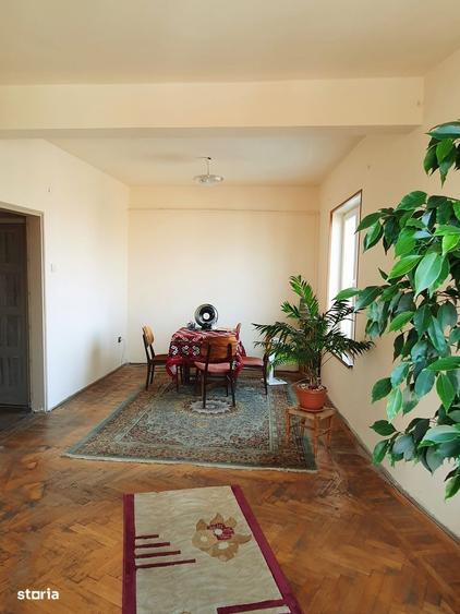 Apartament cu 2 camere decomandat în Romană