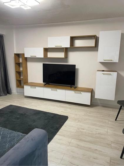 Apartament cu 5 camere decomandat în Central