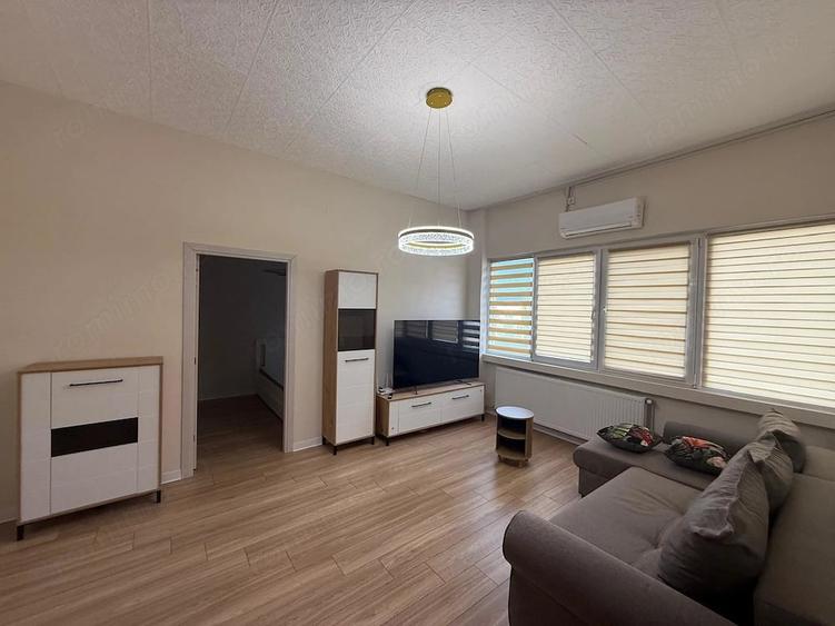 Apartament cu 3 camere semidecomandat în Ultracentral