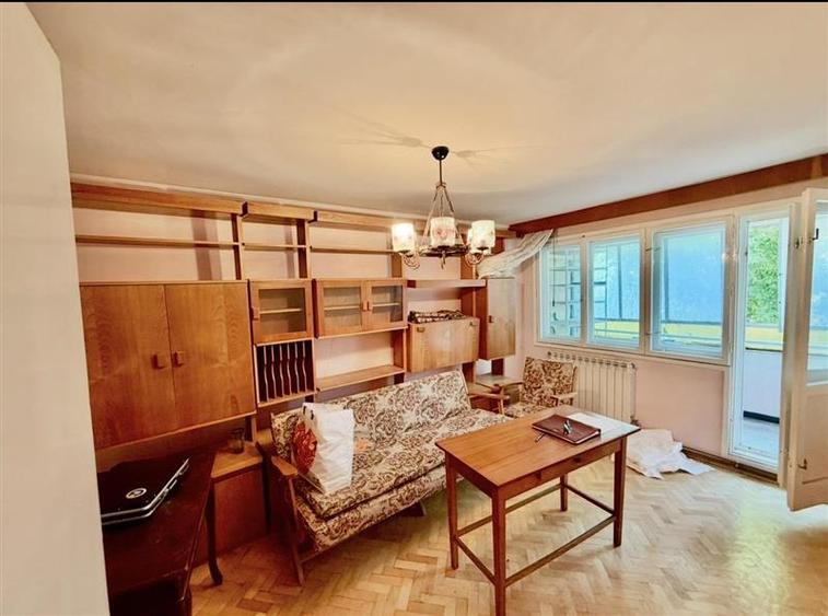 Apartament cu 3 camere decomandat în Tătărași