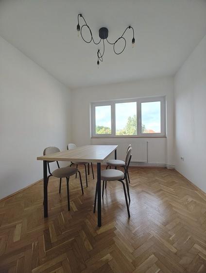 Apartament cu 4 camere decomandat în Ultracentral