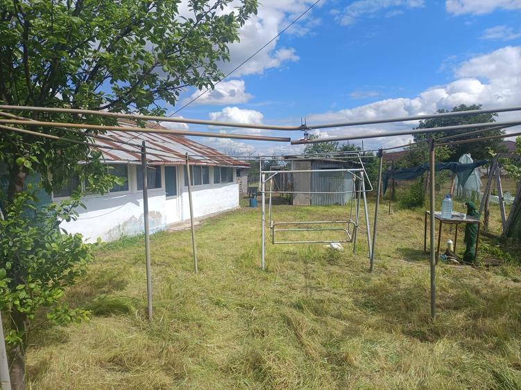 Casa si teren de vanzare - 3