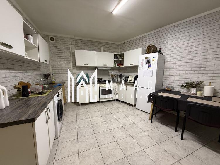 Casă individuală cu 8 camere cu Canalizare în Central