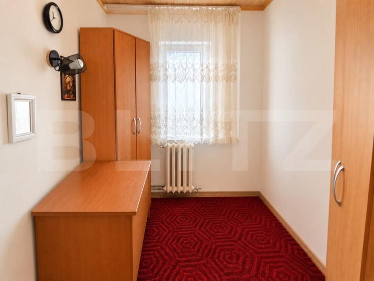 Apartament cu 3 camere semidecomandat, mobilat în Minerul