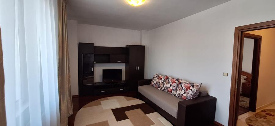 Apartament cu 2 camere decomandat în Titan