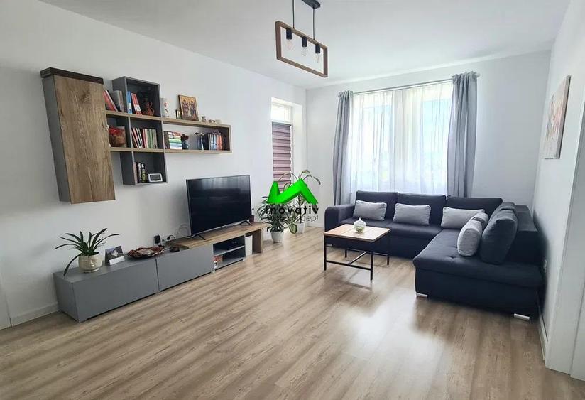 Apartament cu 3 camere decomandat, mobilat în Lazaret — fotografia 1