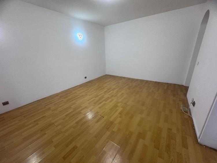 Casă individuală cu 6 camere cu Teren 170 Mp în Cotroceni