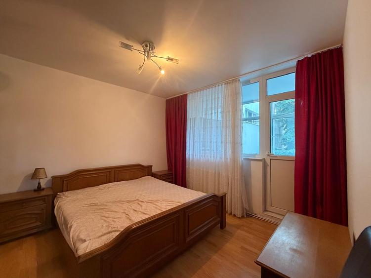 Apartament cu 4 camere decomandat în Titan