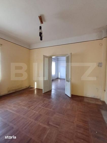 Casă cu 6 camere cu Teren 715 Mp în Turda