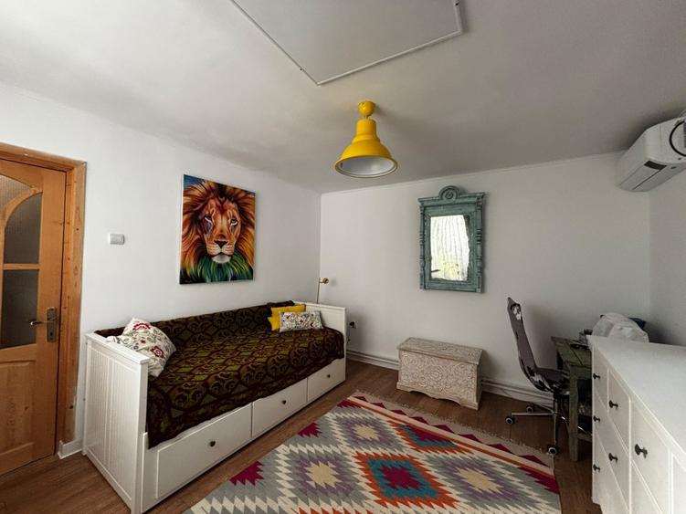 Duplex cu 5 camere cu Teren 1700 Mp în Vișani
