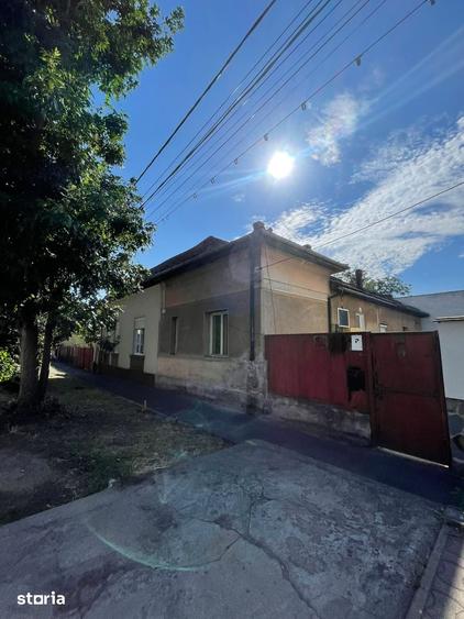 Casă cu 3 camere cu Teren 174 Mp în Central