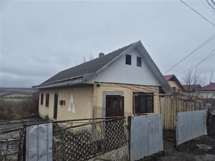 Casă individuală cu 2 camere cu Teren 100 Mp în Moara Nica