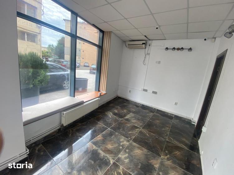 Spațiu comercial, de 30 mp, în Central