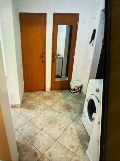 Apartament cu 3 camere decomandat în Drumul Taberei
