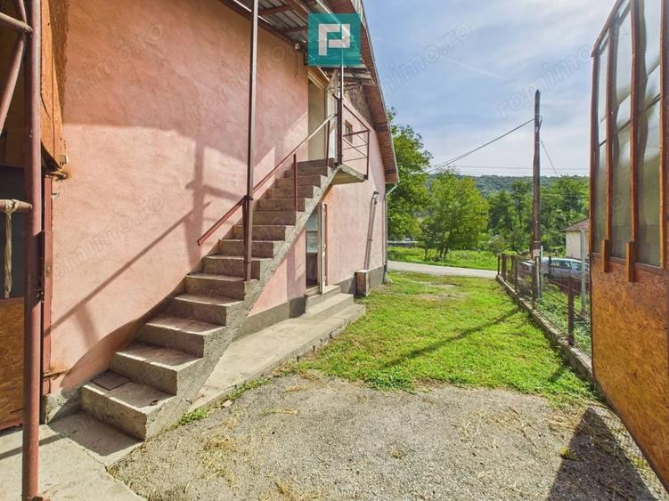 Casă cu Teren 600 Mp în Laz