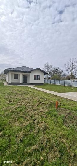 Casă cu 3 camere cu Teren 650 Mp în Holboca