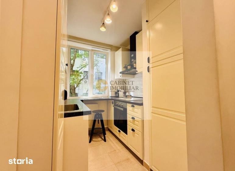 Apartament cu 2 camere semidecomandat, mobilat în Romană
