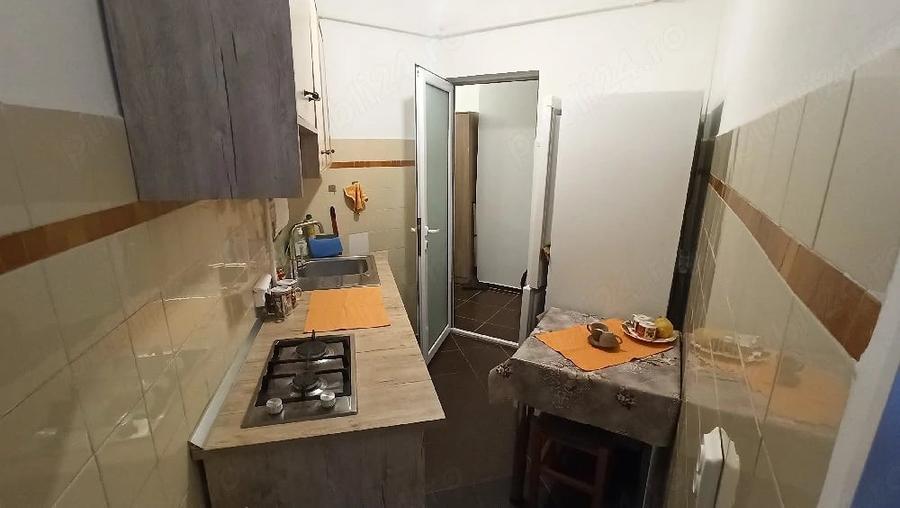 Garsonieră decomandată în Central