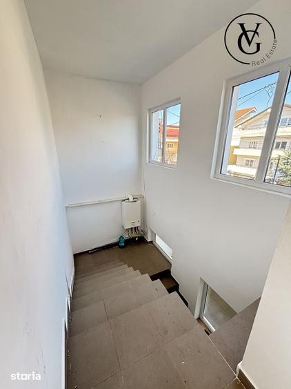 Casă cu 6 camere semidecomandat cu Teren 327 Mp în Central