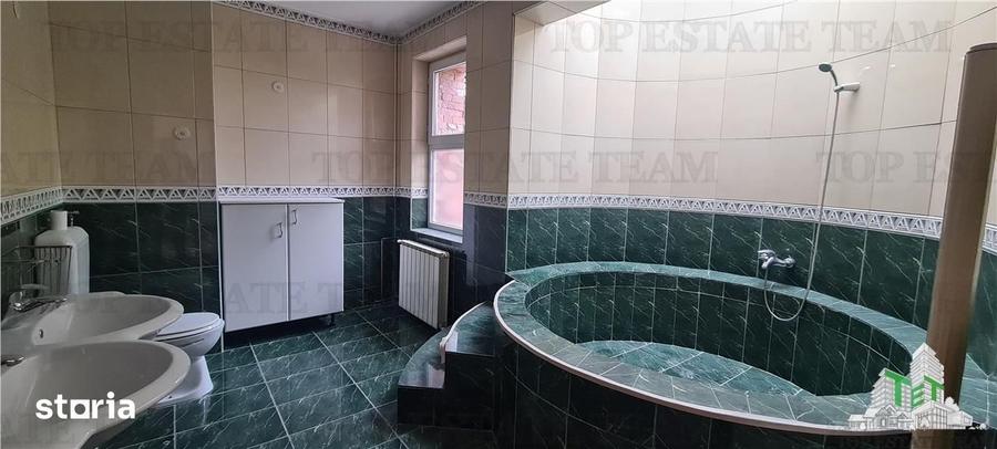 Casă cu 9 camere cu Teren 358 Mp în Grivița