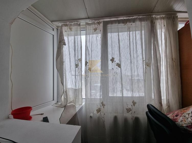 Apartament cu 3 camere decomandat, mobilat în Tractorul