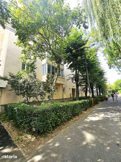 Apartament 2 camere semidecomandat, Micro 16 Str. Universului nr. 8 - 13
