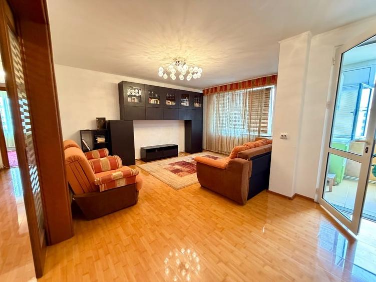 Apartament cu 3 camere decomandat, mobilat în Ultracentral