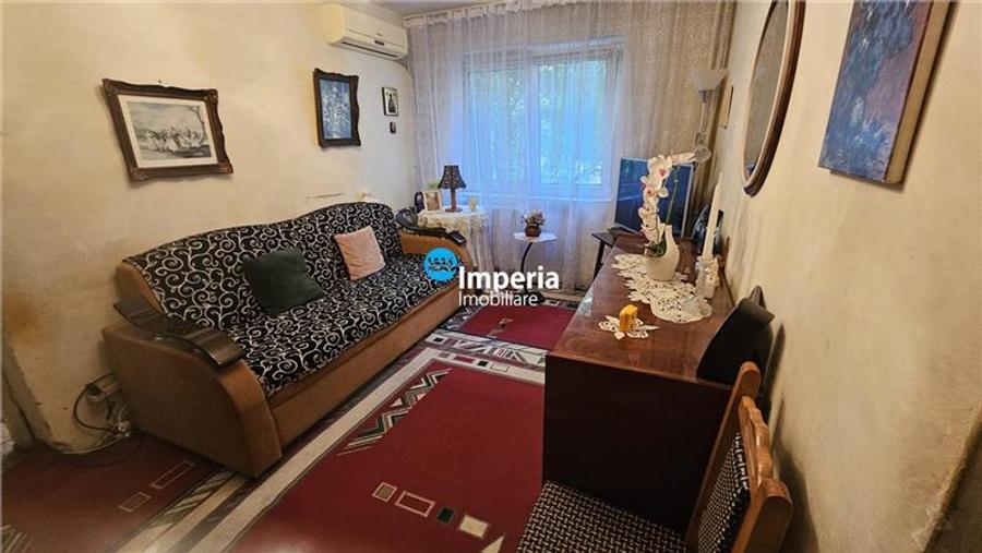 Apartament cu 2 camere semidecomandat în Podu Roș