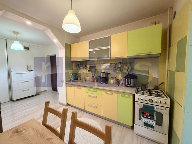 Apartament cu 3 camere decomandat, mobilat în Crângași