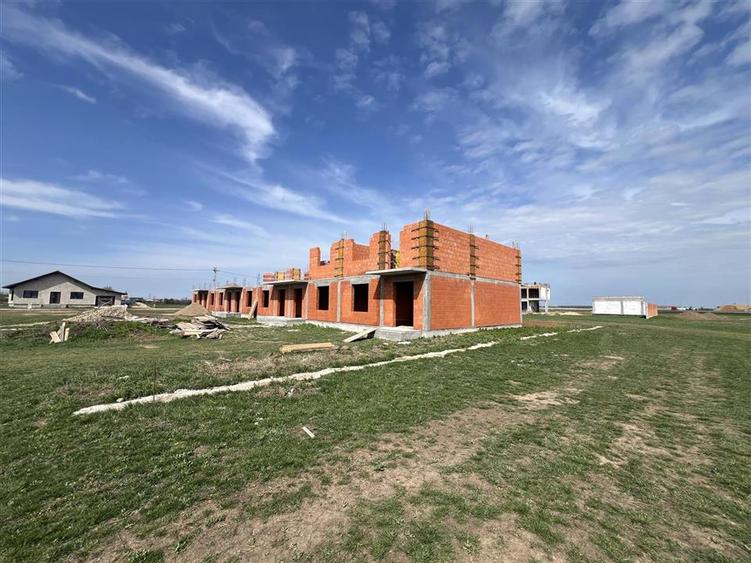 Apartament cu 3 camere decomandat în Sântandrei