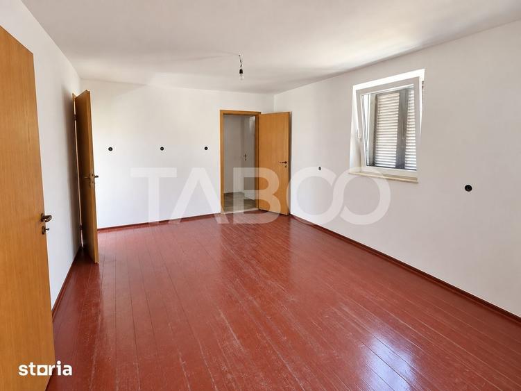 Casă cu 3 camere cu Teren 1175 Mp în Central