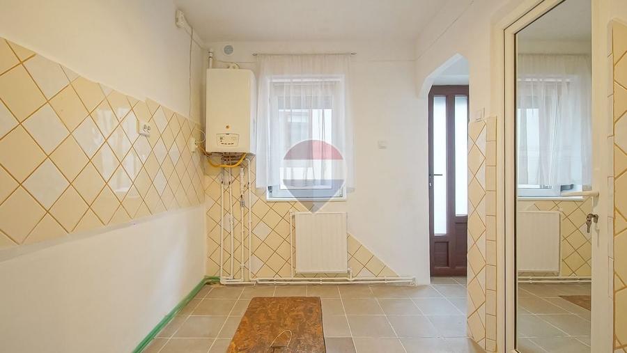 Garsonieră decomandată în Brașovul Vechi