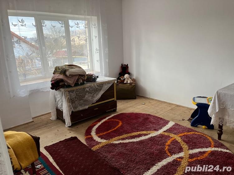 Casă cu 4 camere cu Teren 8808 Mp în Simeria