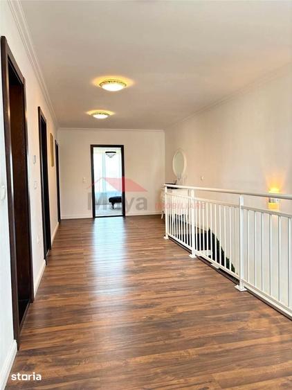 Casă cu 4 camere cu Teren 337 Mp în Central