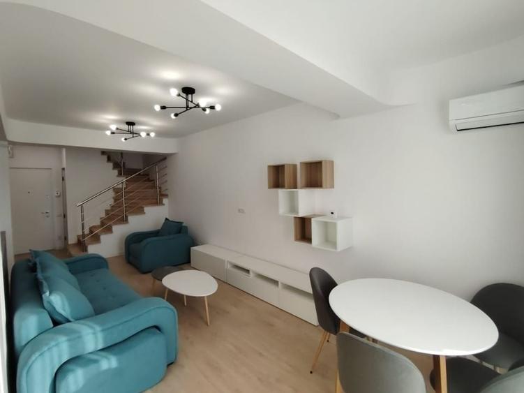 Apartament cu 4 camere decomandat, mobilat în Politehnica