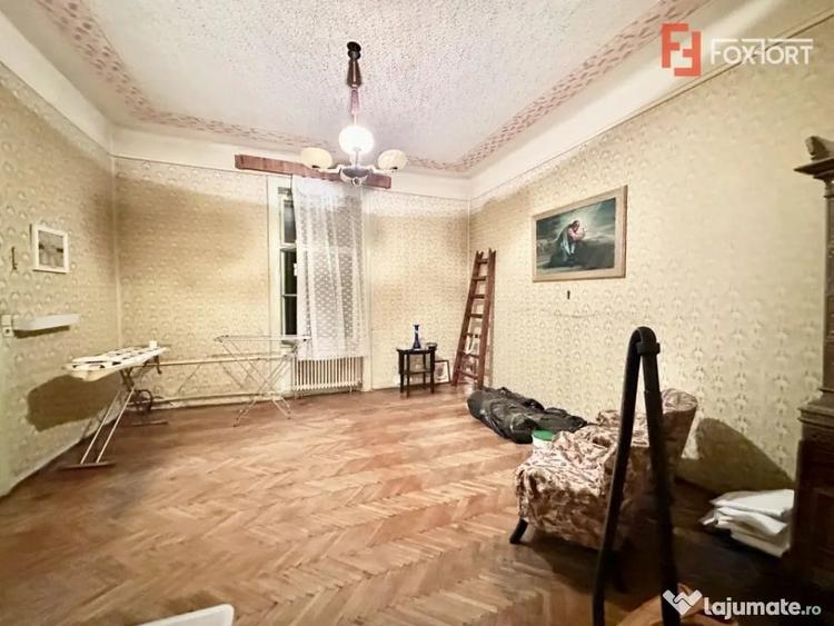 Apartament cu 4 camere decomandat în Exterior Vest