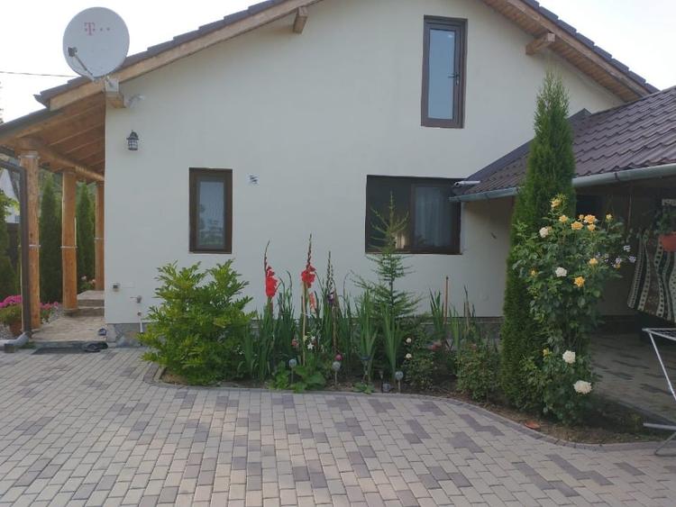 Casă individuală cu 2 camere cu Canalizare în Central
