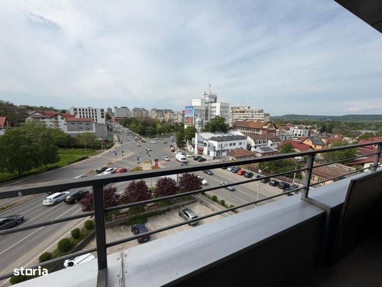 Spatiu de inchiriat cladire moderna, central, etaj 3 cu lift, tera - 6