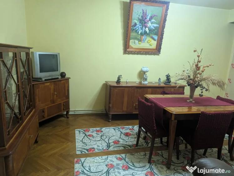 Apartament cu 4 camere decomandat în Ultracentral