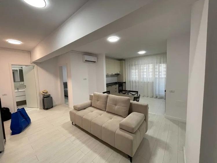 Apartament cu 3 camere semidecomandat, mobilat în Popești-Leordeni