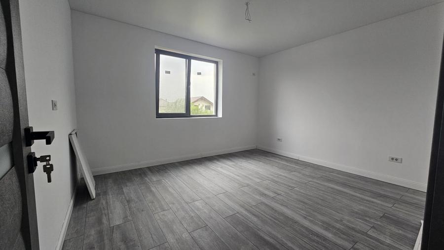 Casă individuală cu 4 camere cu Teren 300 Mp în Berceni