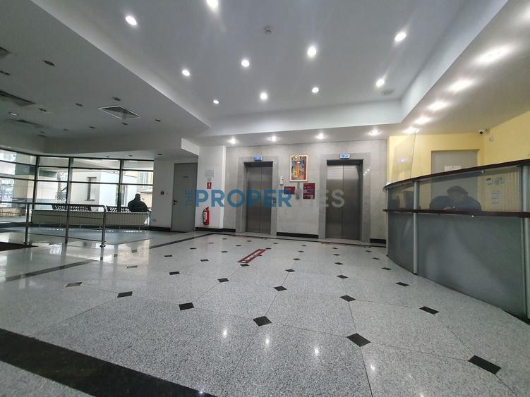 Birou, de 260 mp, în Romană