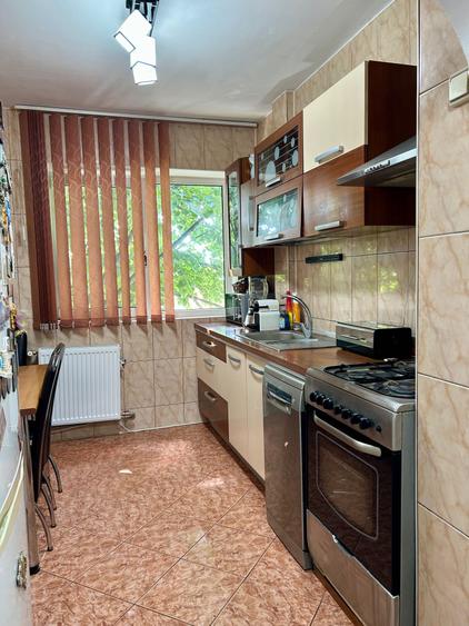 Apartament cu 2 camere semidecomandat în Democrației