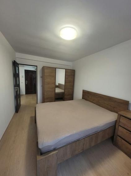 Apartament cu 3 camere decomandat, mobilat în Gării