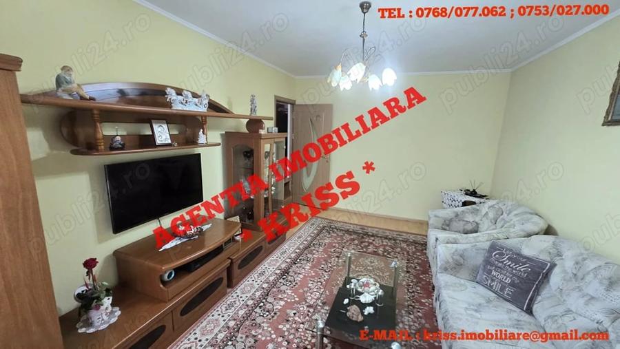 Apartament cu 3 camere decomandat în Găvana