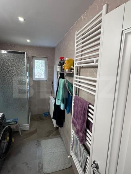 Casă individuală cu 5 camere cu Canalizare în Ultracentral