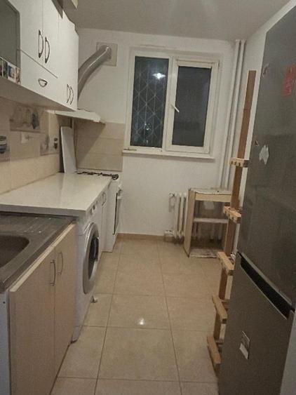 Apartament cu 2 camere semidecomandat, mobilat în Iancului