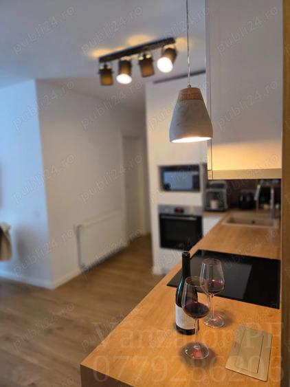 Apartament cu 3 camere semidecomandat în Iris