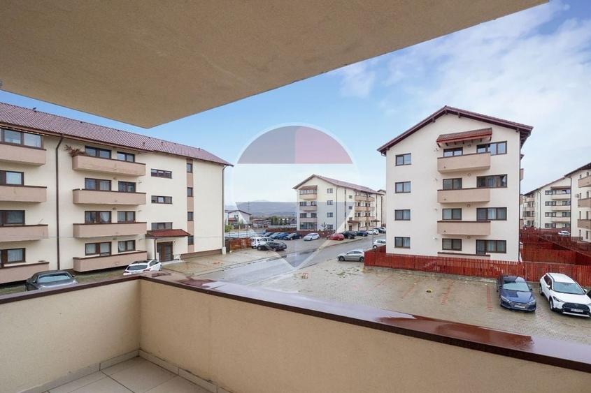 Apartament cu 2 camere, mobilat în Sânpetru