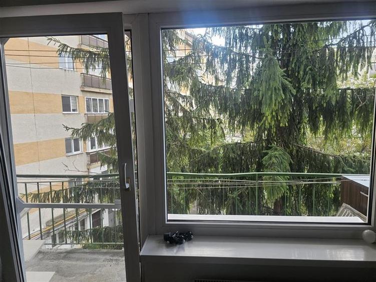 Apartament cu 2 camere semidecomandat în Lenin